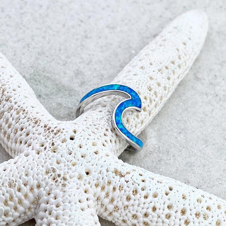 Ring – bølget i sølv med blå opal