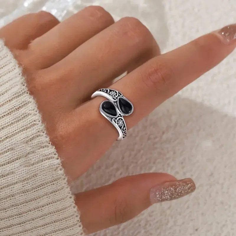 Ring – elegant med blomst en månesten
