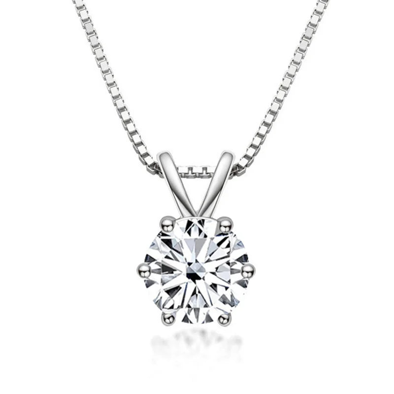 Elegant solitaire-halskæde med moissanit