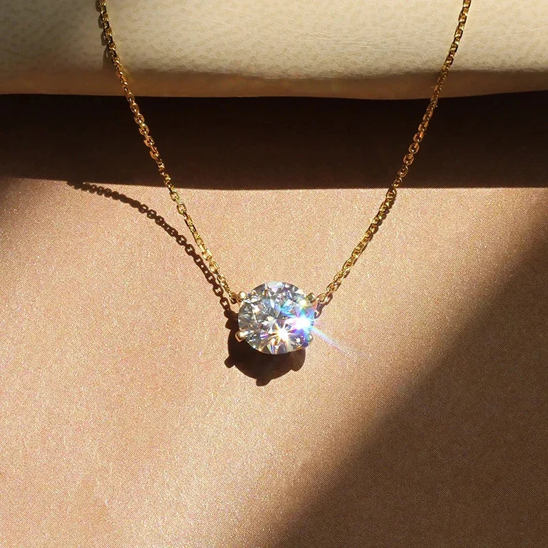 Elegant solitaire-halskæde med krystal