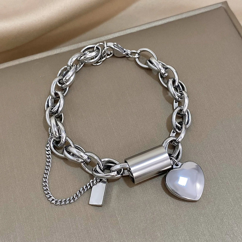 Armbånd – kraftigt en hjerte i guld
