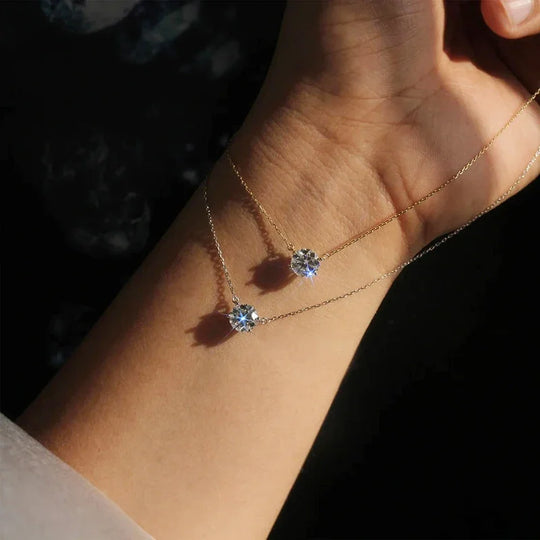 Elegant solitaire-halskæde med krystal