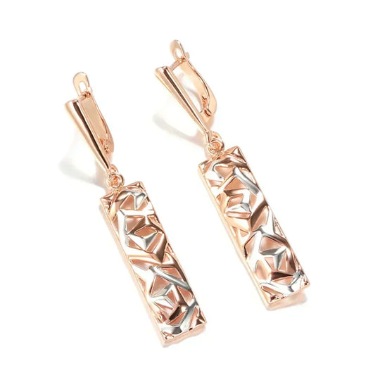 Saskia – geometrische Ohrhänger, goldfarben und versilbertem Metall