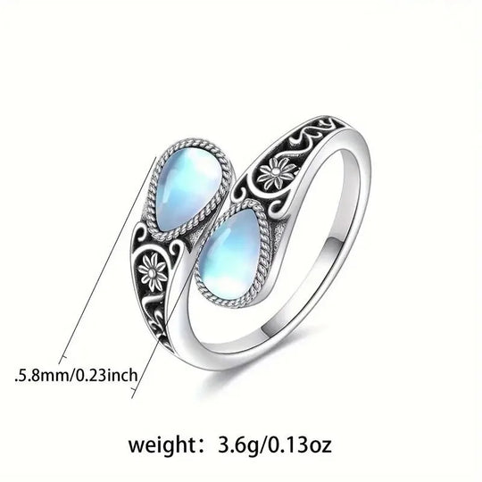 Ring – elegant med blomst en månesten