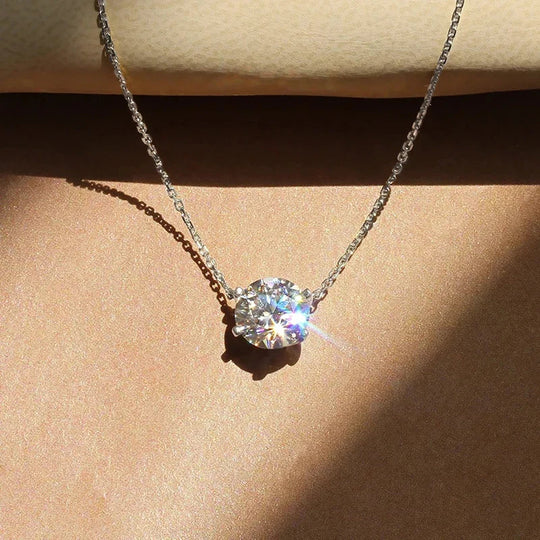 Elegant solitaire-halskæde med krystal