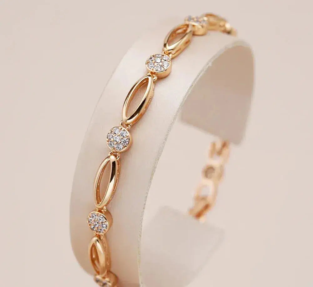 Armbånd – elegant i guld med zirkonia
